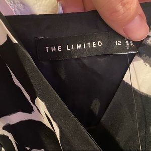 NEW WITH TAGS THE LIMITED FLORAL DRESS WOMANS black / white Blue SIZE 12